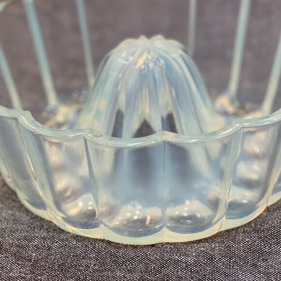 Vintage Opalescent Citrus Reamer — H.C. Fry “Pearl Glass,” c. 1920s - Picture 4 of 16